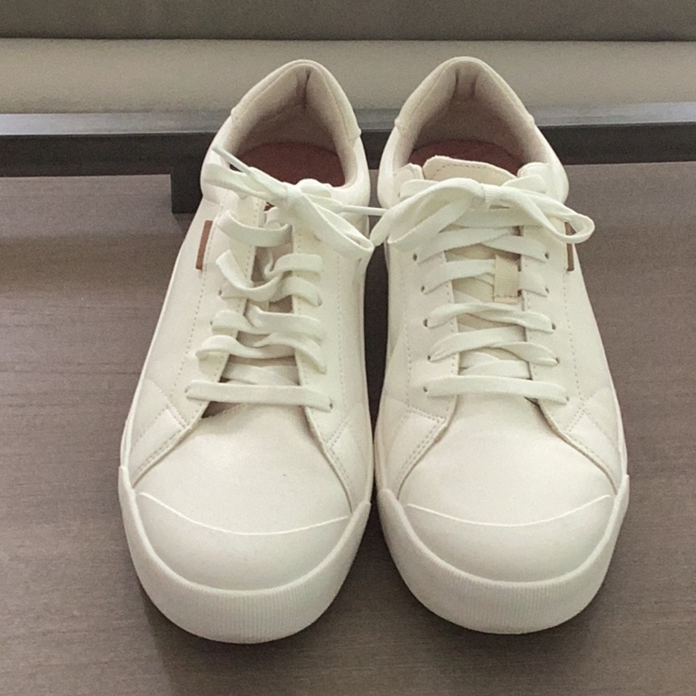 Dr. Scholl's White Sneakers Minimalist Design